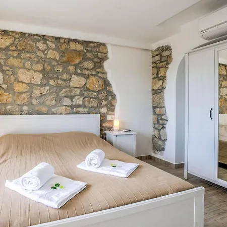 Vele Skale Holiday home *