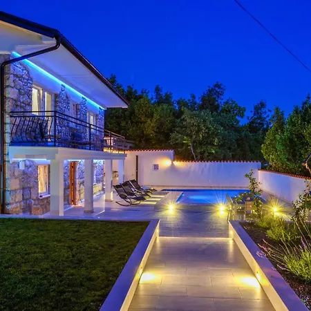 Vele Skale Holiday home *