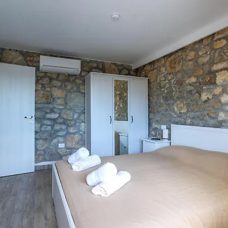 Holiday home Vele Skale *